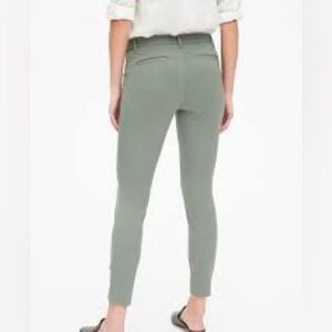 GAP size 6 Olive Slim Crop Trousers, business casual, fitted
